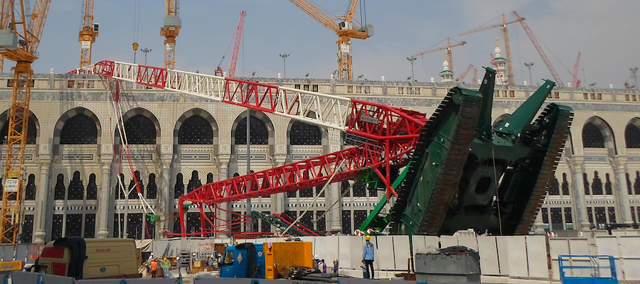 crane-safety-collapse-equipment crane back and forth