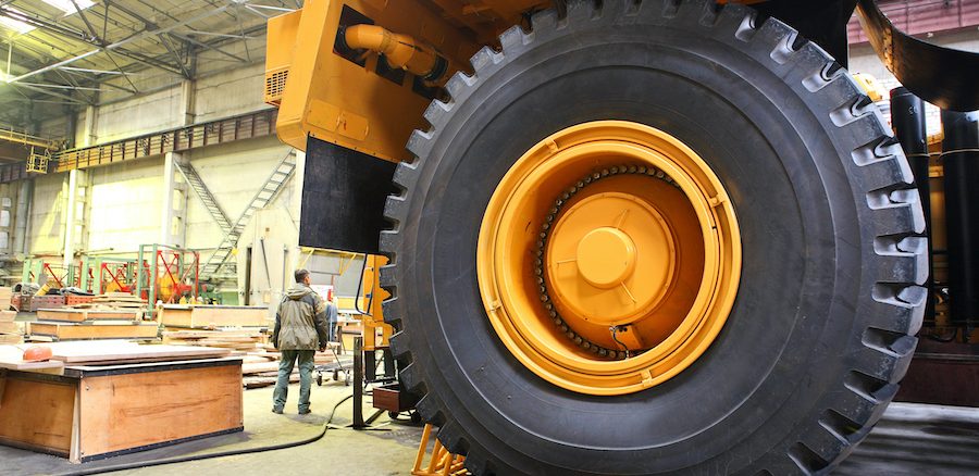 maintaining-heavy-equipment-truck-tires
