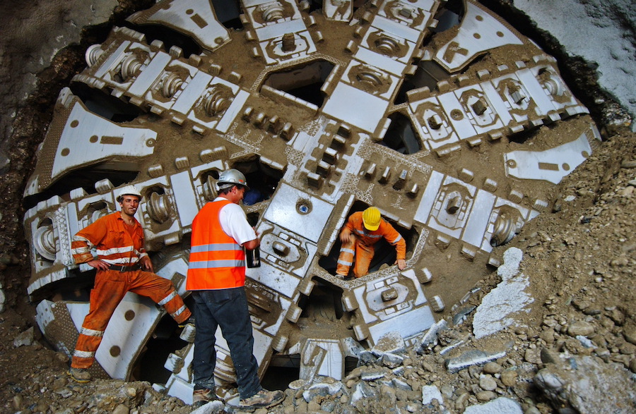 How A Tunnel Boring Machine (TBM) Works - Equipment & Contracting