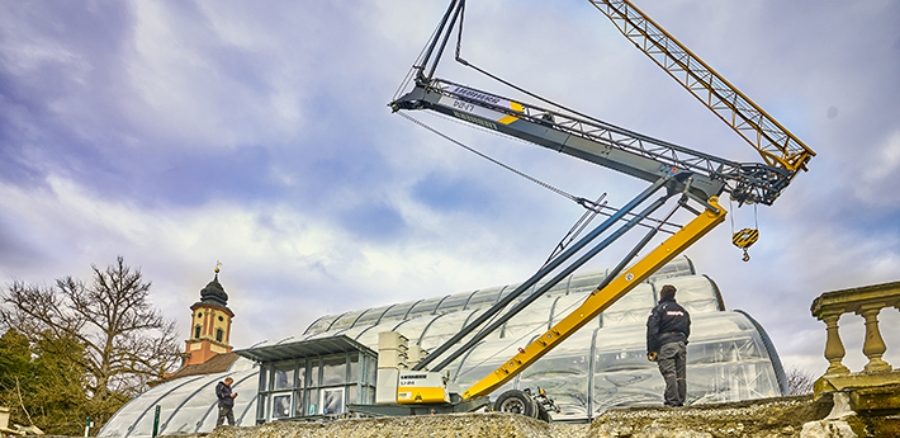 Liebherr fast-erecting crane on the island of Mainau
