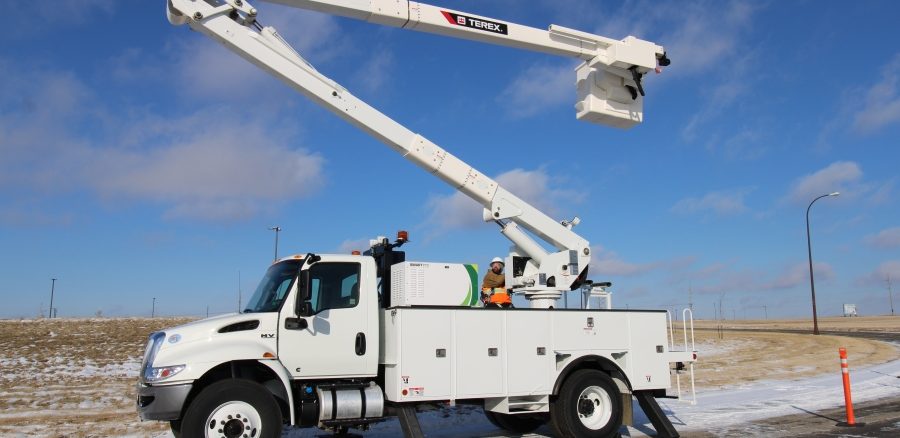 Terex Utilities’ new SmartPTO reduces idling, increases fuel savings, and minimizes noise and air pollution by utilizing stored plug in electric power to operate the equipment.