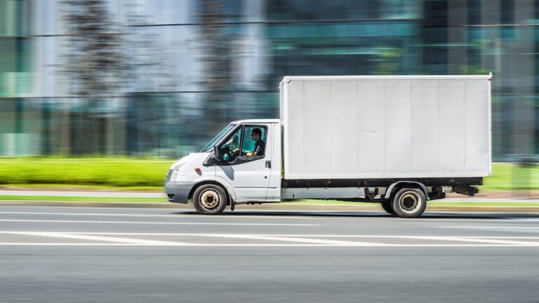 Complete Guide to Launching and Managing a Box Truck Business