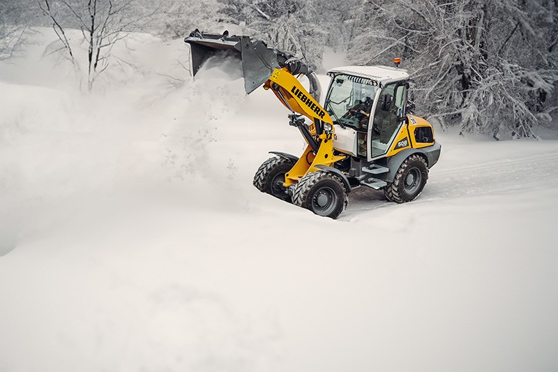 Winter Wonders: Liebherr Wheel Loaders as Versatile Helpers in Snow and ...