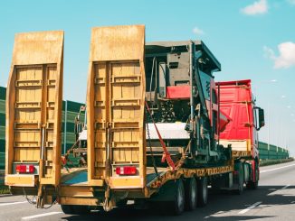 Efficient rigging coordination plays a major role in minimizing downtime during heavy equipment moves. Proper staging and load planning ensure each lift is completed safely and on schedule.