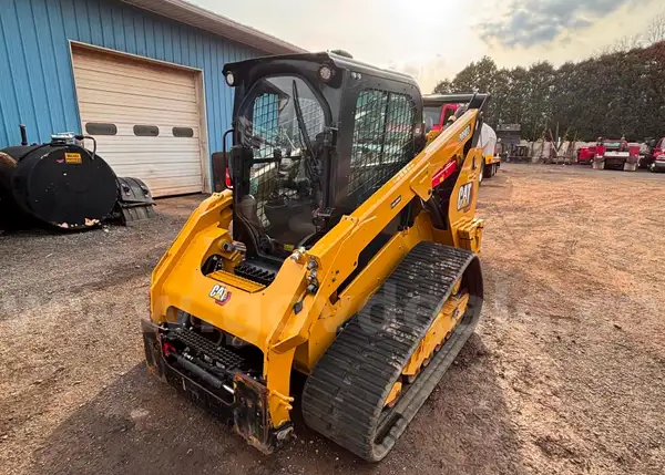 Online surplus marketplaces allow buyers to compare listings across hundreds of categories, from heavy equipment to industrial tools. These digital auctions increase transparency and create more competitive pricing. Photo Credit: Liquidity Services, Inc.