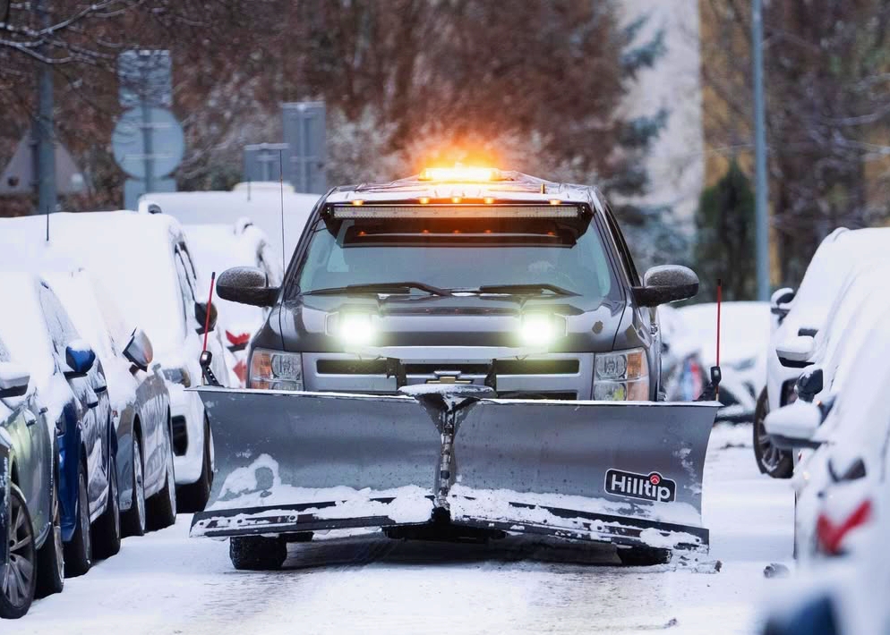 Choosing the correct blade style straight, V, or box directly influences operating speed and equipment longevity. Matching the plow to vehicle weight ratings protects the machine and ensures safer winter performance. Photo Credit: Hilltip