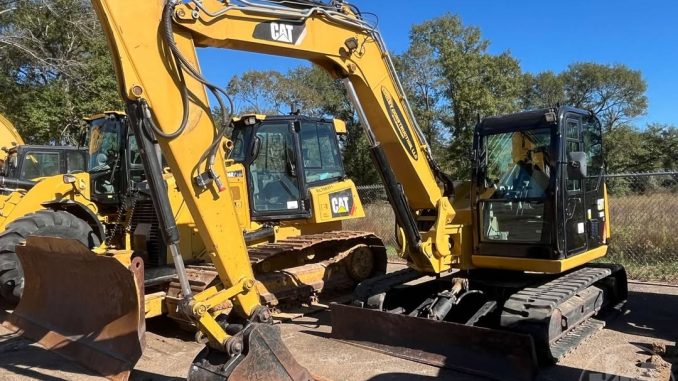 Most construction equipment sold at auctions is purchased within minutes, which makes preparation one of the strongest predictors of success. Buyers who research market values beforehand tend to avoid overpaying and choose machinery that aligns with long term goals. Photo Credit: Jeff Martin Auctioneers Inc