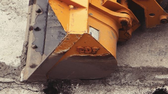 Lubricant selection is becoming a strategic decision on modern construction jobsites due to increased environmental oversight and tighter project requirements. Contractors are now expected to consider how lubricant use affects compliance, risk exposure, and public perception. Photo Credit: RSC Bio Solutions