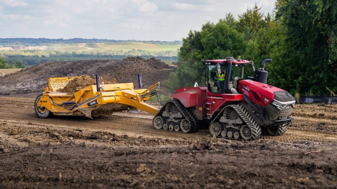 Pull-pan scrapers can load, haul, and dump material in a single cycle, which often reduces handling time and labor requirements on large, open sites. This integrated process can lower cost per cubic yard when soil conditions and haul distances are favorable. Photo Credit: K-Tec
