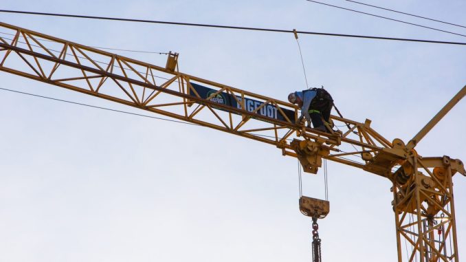 Self-erecting tower cranes are designed to assemble themselves on site using integrated hydraulic systems, reducing the need for additional cranes during setup. This makes them well suited for tight urban jobsites with limited space and access. Photo Credit: Bigfoot Crane Company