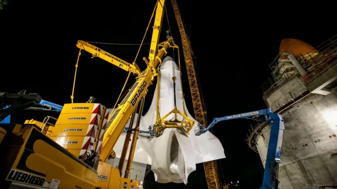 OSHA defines a critical lift as one that exceeds 75 percent of a crane’s rated capacity or involves significant risk to personnel or property. These lifts require documented planning and enhanced supervision under 29 CFR 1926 Subpart CC. Photo Credit: Bragg Companies