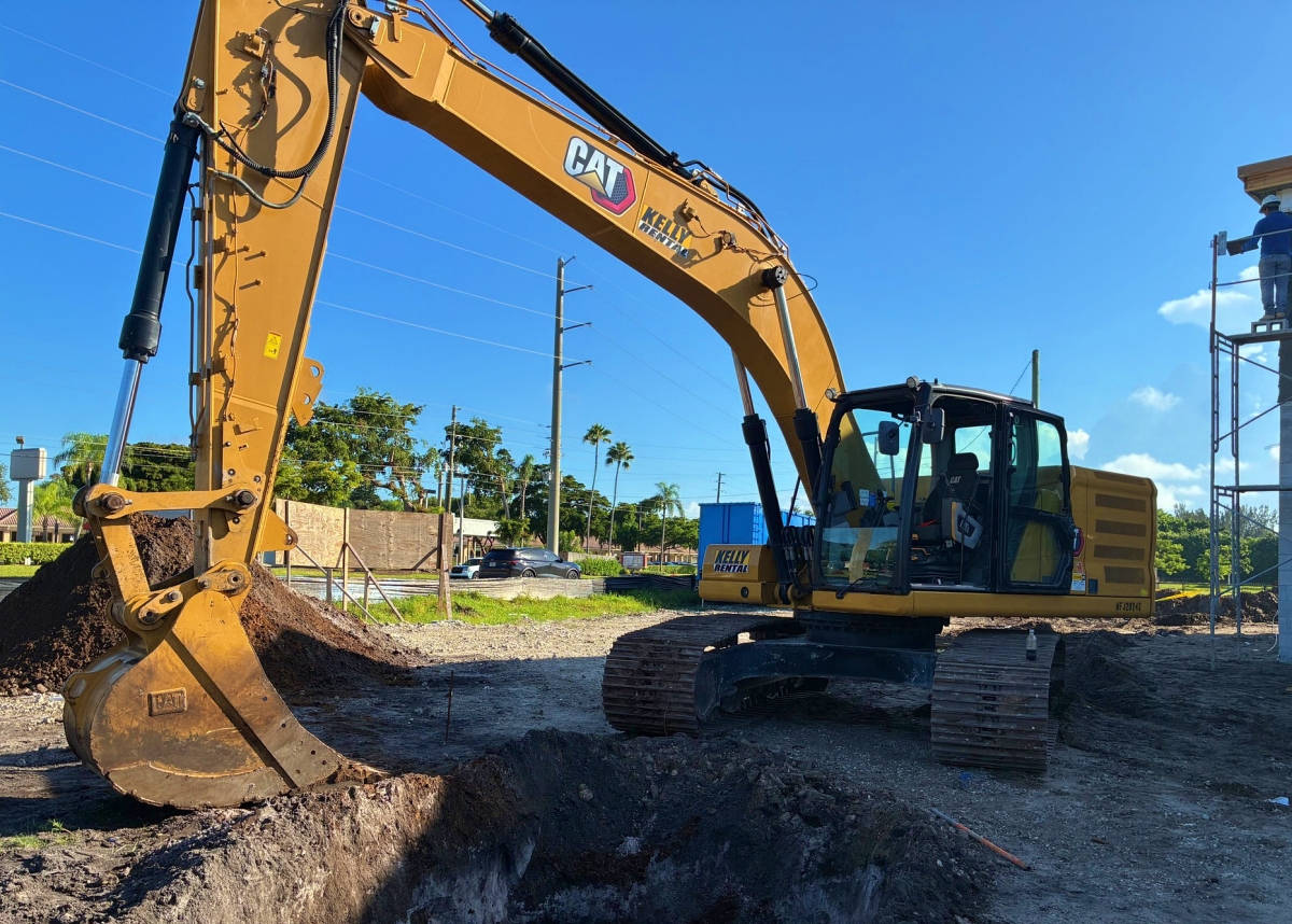 Unplanned equipment downtime can disrupt multiple crews when workflows depend on shared machines. Preventive and predictive maintenance strategies help stabilize production schedules and protect project timelines. Photo Credit: Kelly Tractor Co.