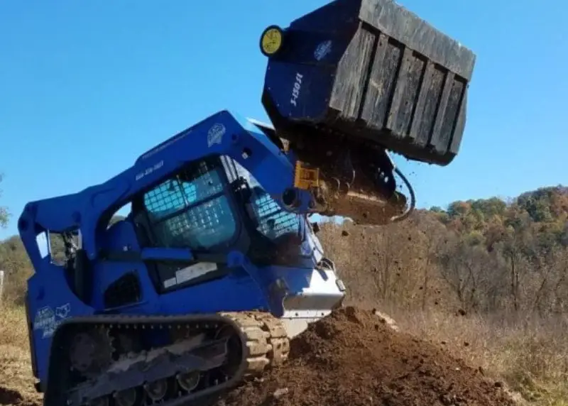 When excavators can switch attachments quickly, contractors rely on fewer machines to complete the same range of tasks. This improves equipment utilization rates and helps delay capital expenditures on additional machines. Photo Credit: Skid Steers Direct