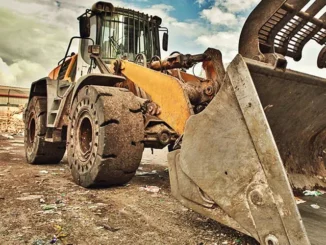 Solid tires eliminate the risk of punctures completely, which makes them ideal for waste and recycling sites where sharp debris is constant. This uninterrupted operation significantly reduces downtime and improves overall equipment productivity. Photo Credit: Trelleborg Tires