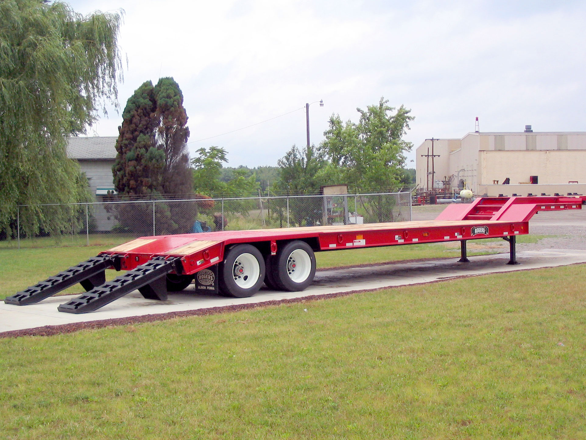 Rogers Brothers FG35 fixed-gooseneck lowboy