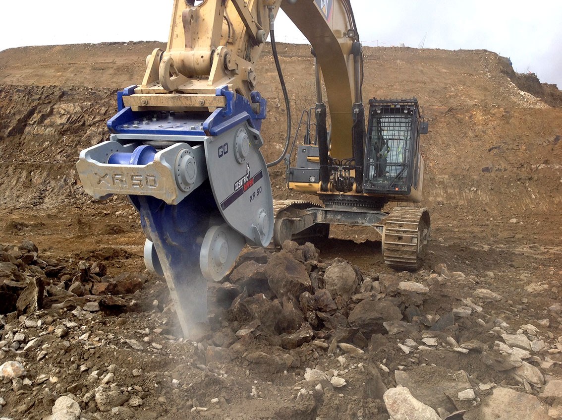 Felco ripper attachment on excavator