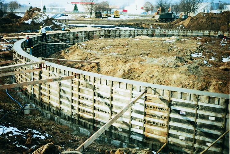 Precise Forms radius wall aluminum forms