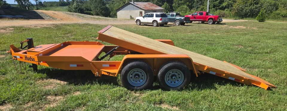 Hudson tilt equipment trailer